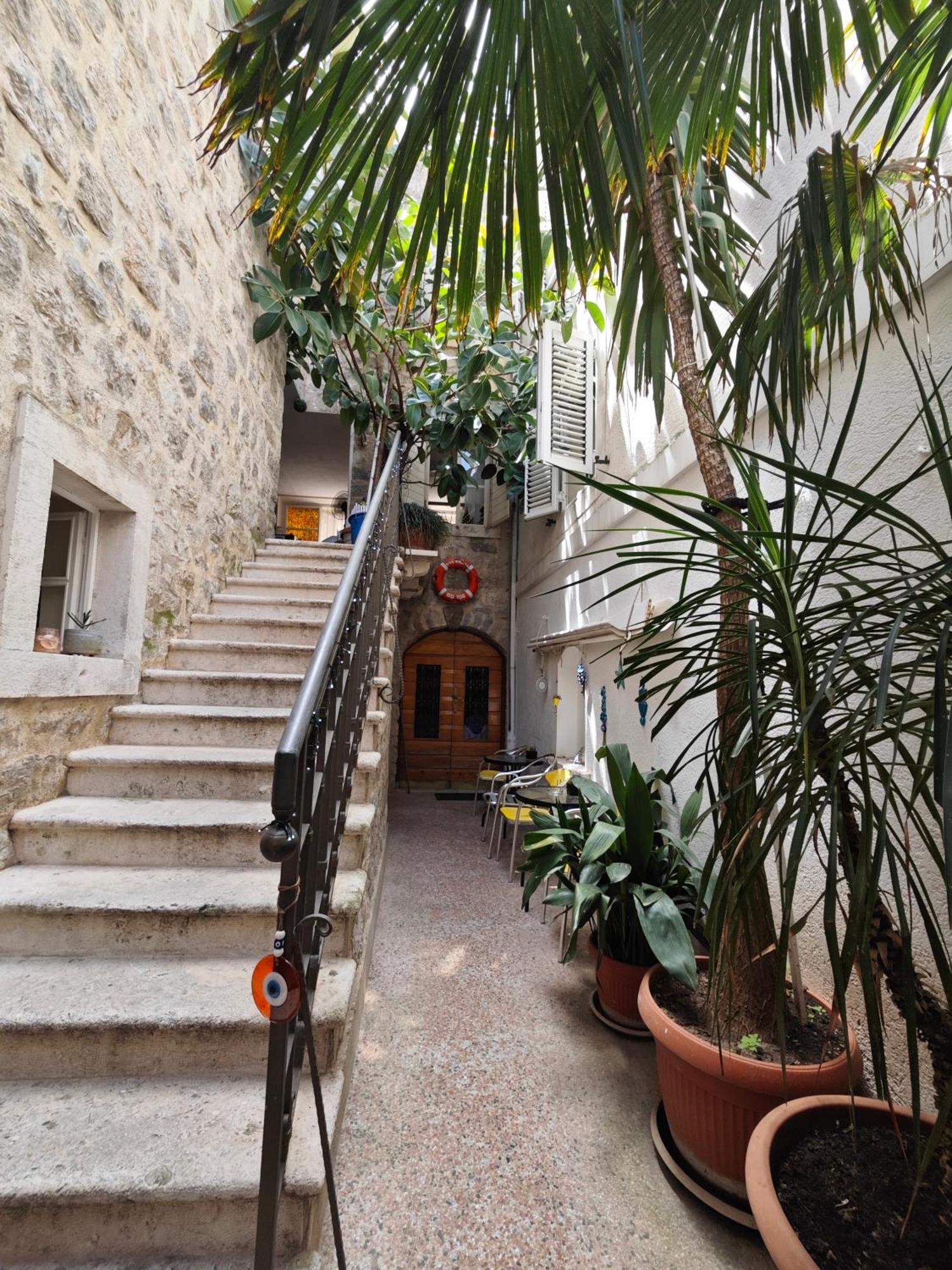 Beatrix Suites Будва Екстериор снимка